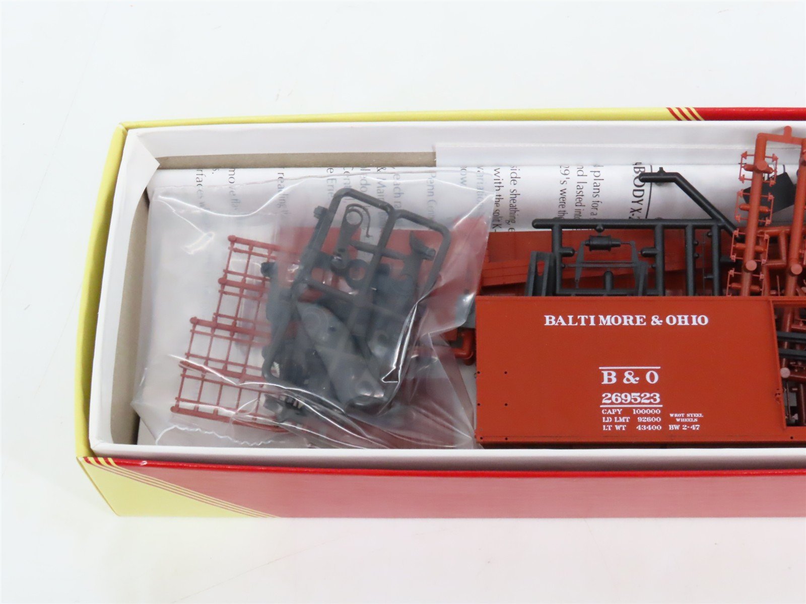 HO Scale Red Caboose Kits RC-7042 B&O Baltimore & Ohio 40' X29 Box Cars 4-Pack