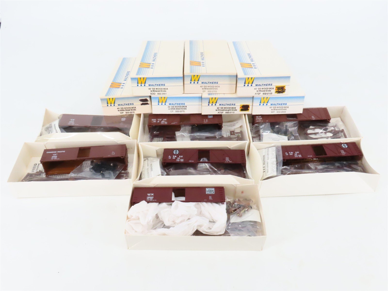 LOT of 7 HO Scale Walthers Kits SP, ATSF, CP, SOO & WP 40' Wood Box Cars