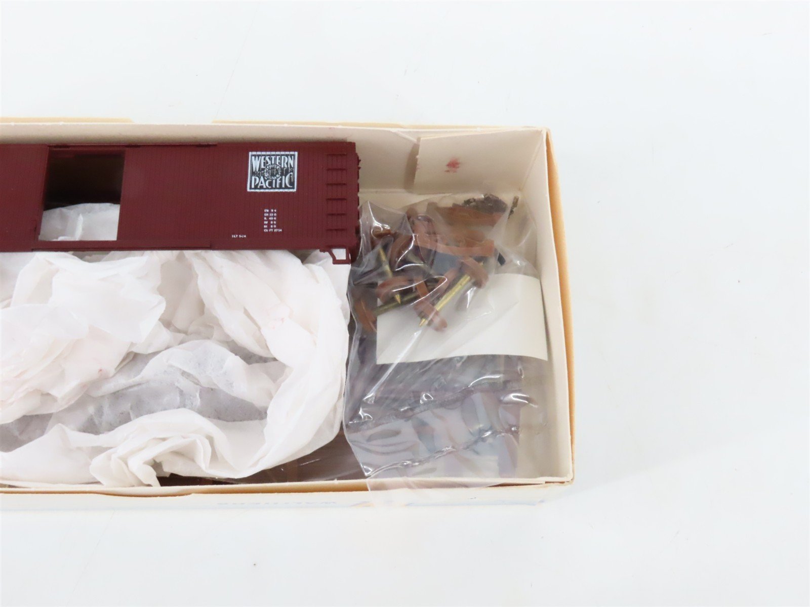 LOT of 7 HO Scale Walthers Kits SP, ATSF, CP, SOO & WP 40' Wood Box Cars