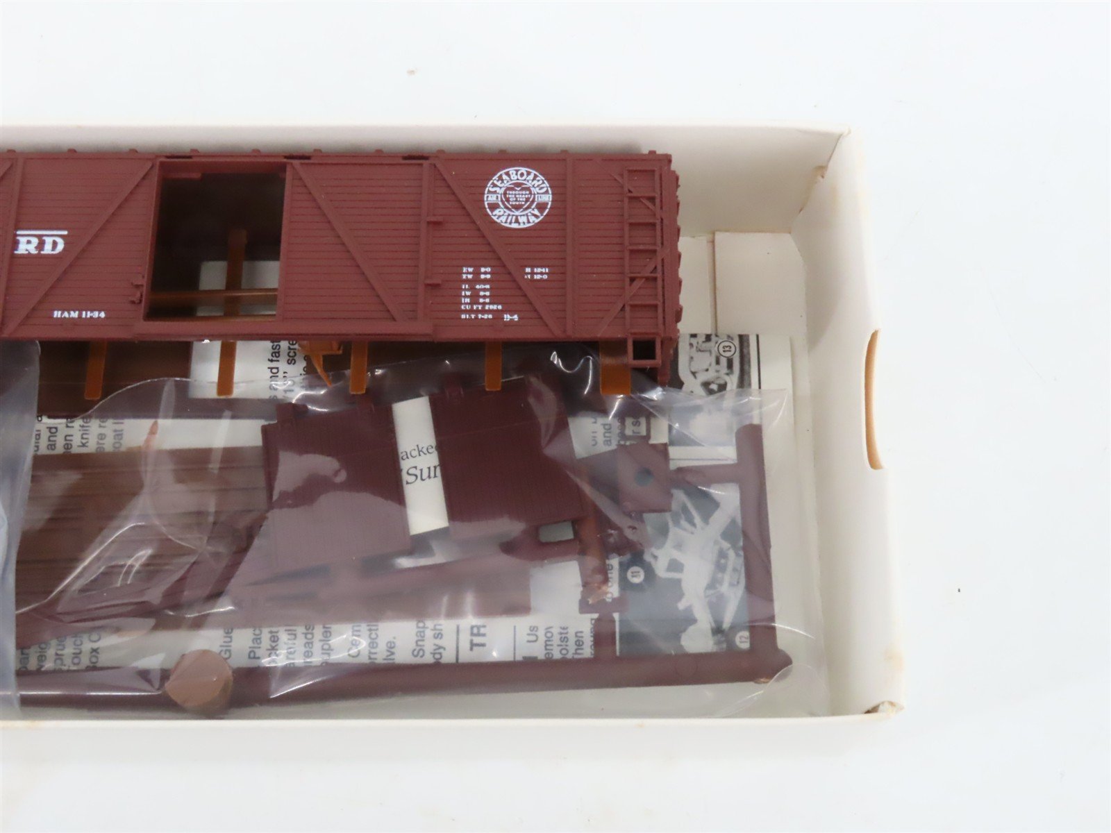 LOT of 7 HO Walthers Kits NYC, ERIE, B&M, B&O, CB&Q, SAL & PRR 40' Wood Box Cars