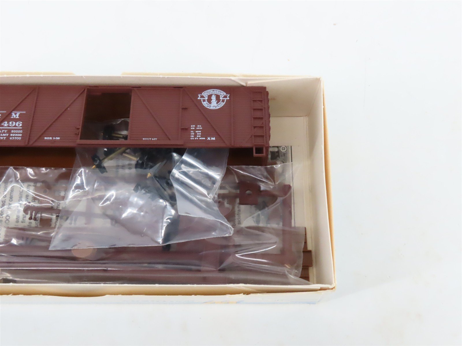 LOT of 7 HO Walthers Kits NYC, ERIE, B&M, B&O, CB&Q, SAL & PRR 40' Wood Box Cars