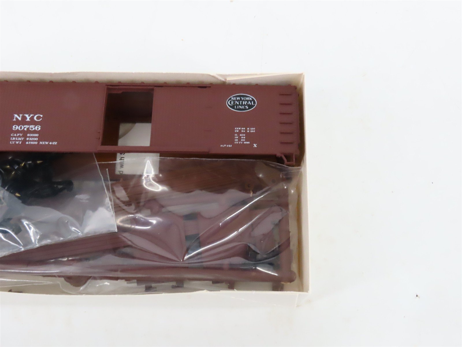 LOT of 7 HO Walthers Kits NYC, ERIE, B&M, B&O, CB&Q, SAL & PRR 40' Wood Box Cars