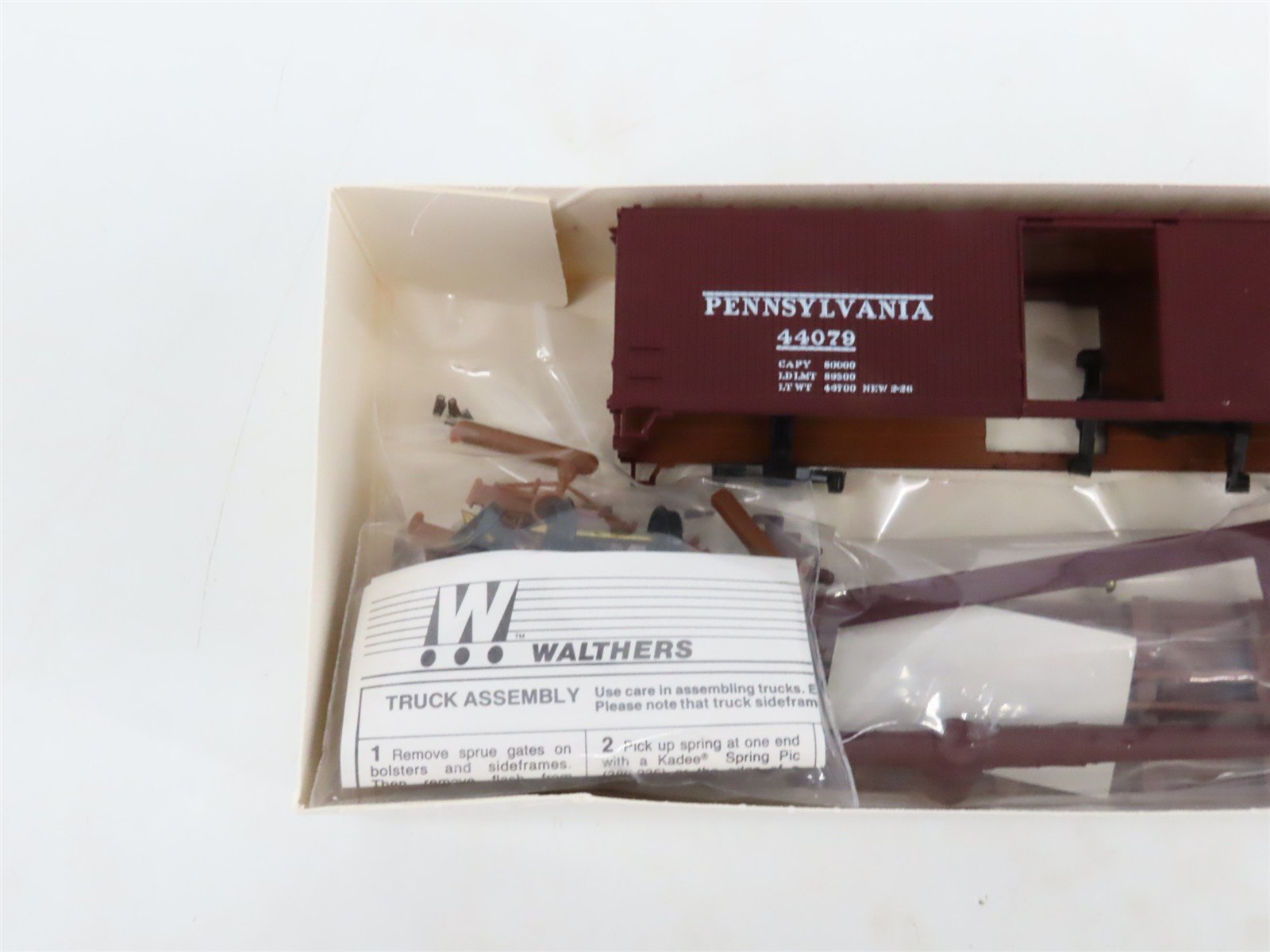 LOT of 7 HO Walthers Kits NYC, ERIE, B&M, B&O, CB&Q, SAL & PRR 40' Wood Box Cars