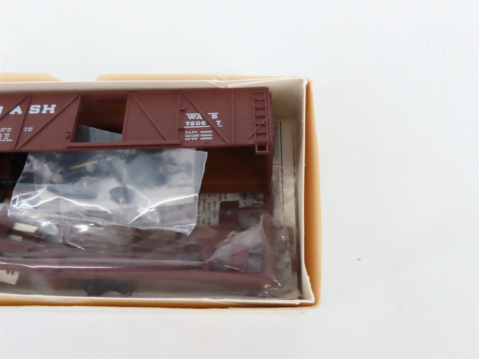 LOT of 7 HO Walthers Kits CN, WAG, T&P, WAB, MP, MKT & NP 40' Wood Box Cars