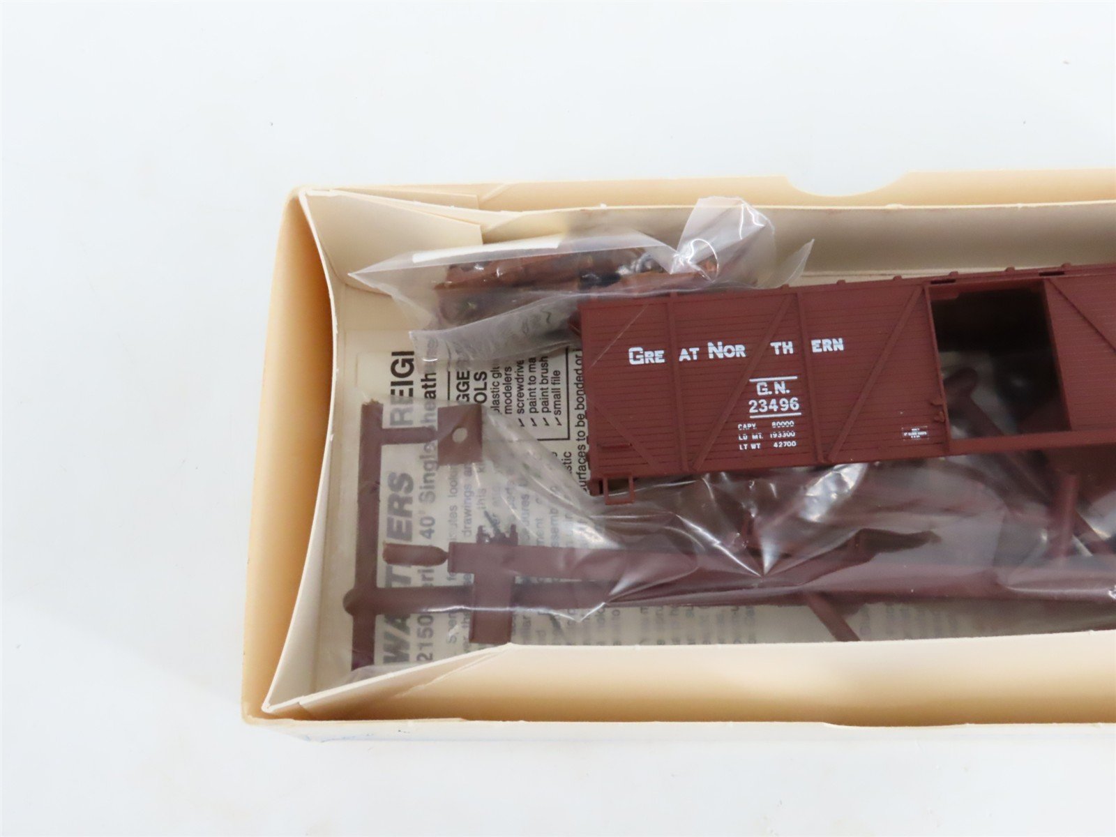 LOT of 7 HO Scale Walthers Kits CNW, GN, RUT, NP & NWP 40' Wood Box Cars