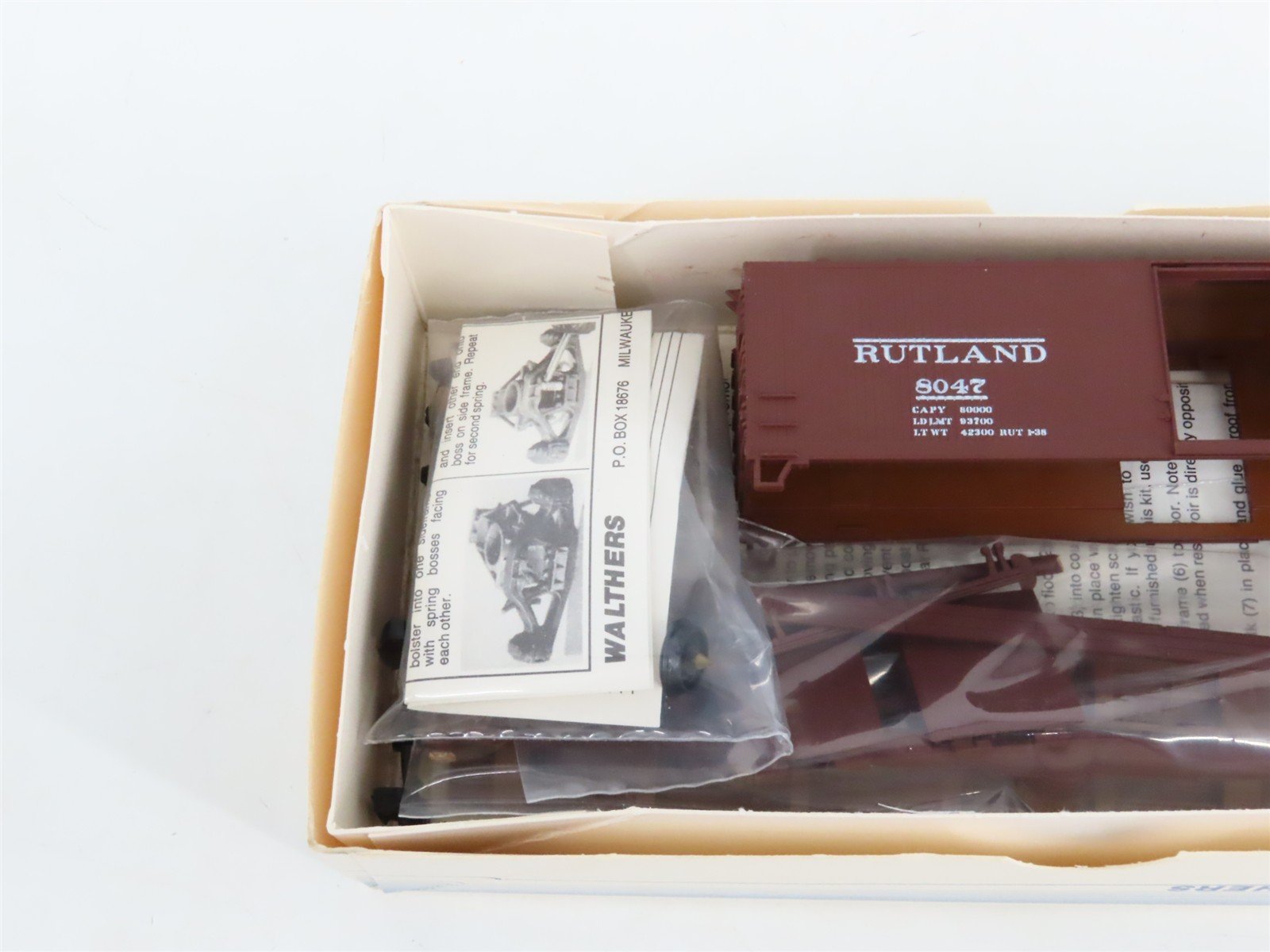 LOT of 7 HO Scale Walthers Kits CNW, GN, RUT, NP & NWP 40' Wood Box Cars