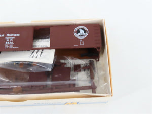 LOT of 7 HO Scale Walthers Kits CNW, GN, RUT, NP & NWP 40' Wood Box Cars