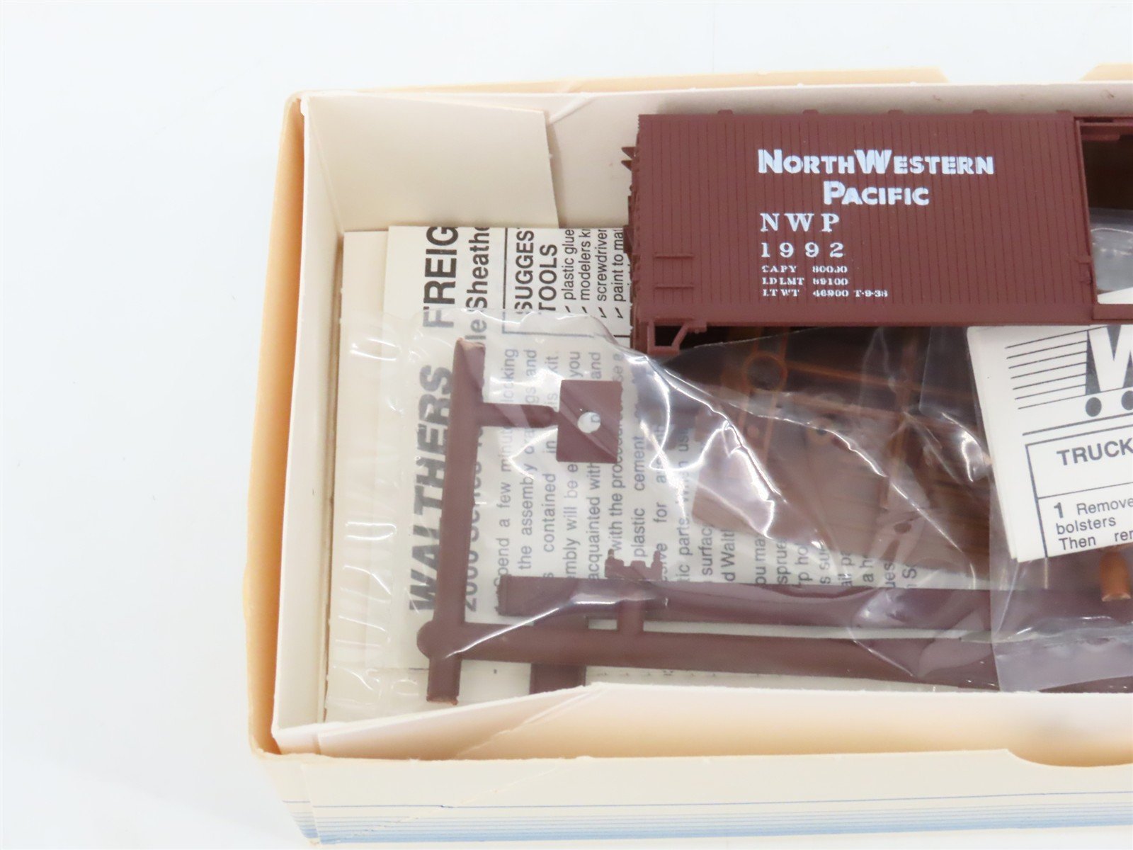 LOT of 7 HO Scale Walthers Kits CNW, GN, RUT, NP & NWP 40' Wood Box Cars