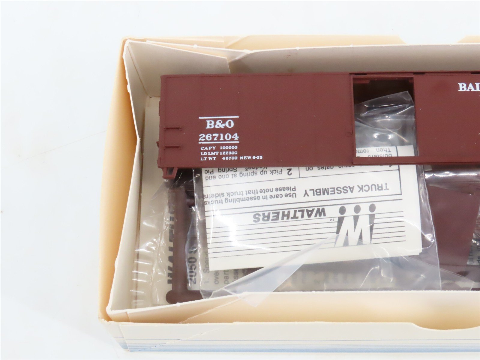 LOT of 6 HO Scale Walthers Kits PRR, NYC, B&O, NH & RDG 40' Steel Box Cars