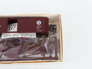 LOT of 6 HO Scale Walthers Kits PRR, GN, CNW, C&O, CNJ & CN 40' Steel Box Cars