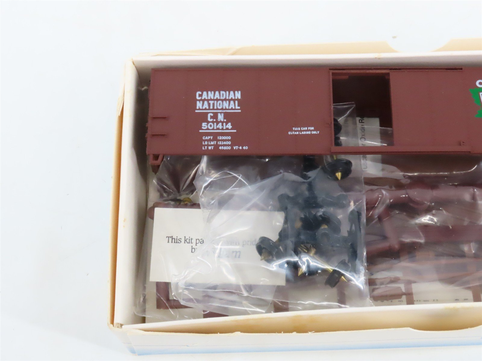 LOT of 6 HO Scale Walthers Kits PRR, GN, CNW, C&O, CNJ & CN 40' Steel Box Cars