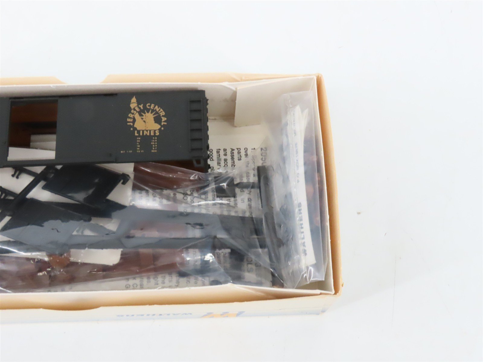 LOT of 6 HO Scale Walthers Kits PRR, GN, CNW, C&O, CNJ & CN 40' Steel Box Cars