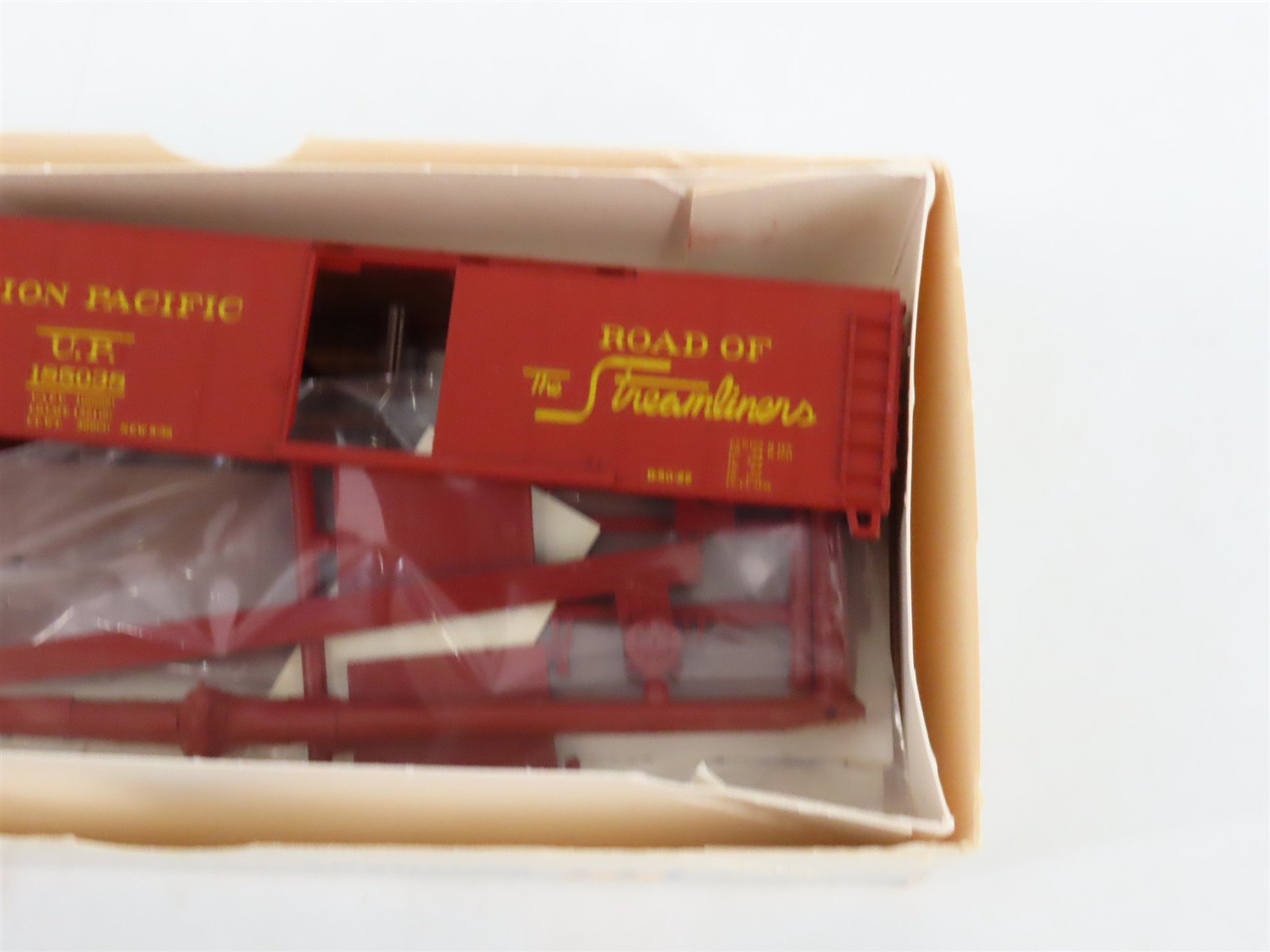 LOT of 6 HO Walthers Kits D&RGW, NP, N&B, SP&S, UP & NKP 40' Steel Box Cars