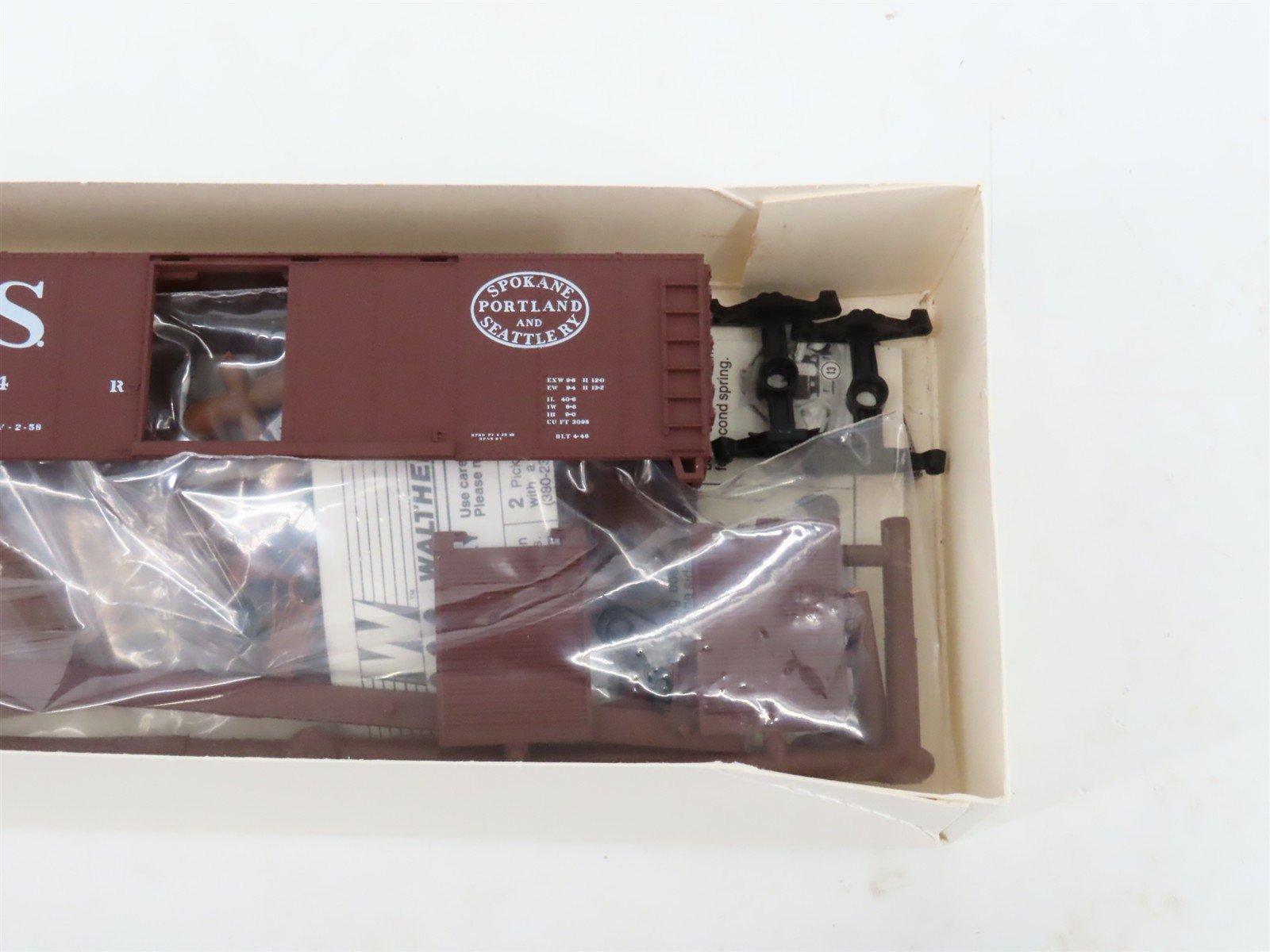 LOT of 6 HO Walthers Kits D&RGW, NP, N&B, SP&S, UP & NKP 40' Steel Box Cars