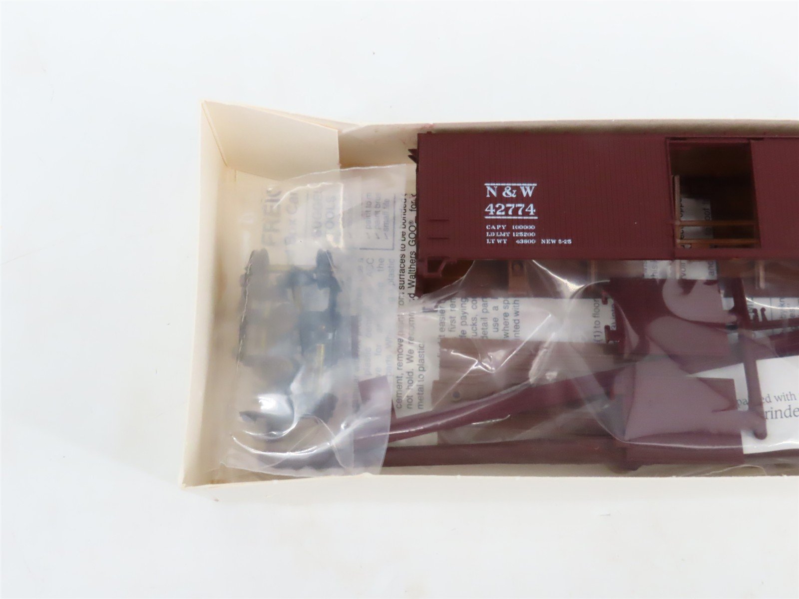 LOT of 7 HO Walthers Kits UP, MP, SP, M&StL, N&W, SSW & WAB 40' Wood Box Cars