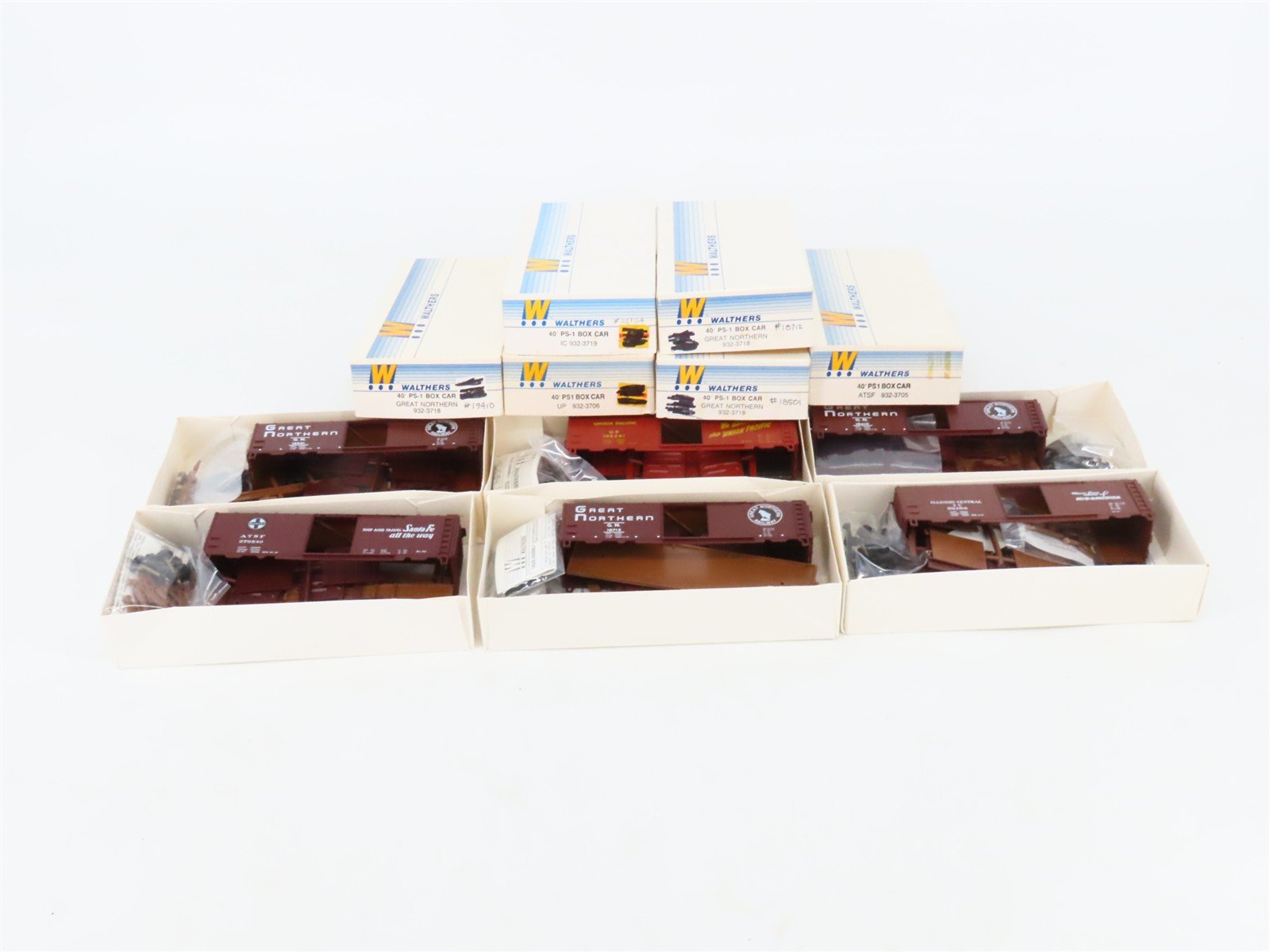 LOT of 6 HO Scale Walthers Kits UP, GN, ATSF & IC 40' PS-1 Steel Box Cars
