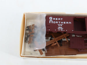 LOT of 6 HO Scale Walthers Kits UP, GN, ATSF & IC 40' PS-1 Steel Box Cars