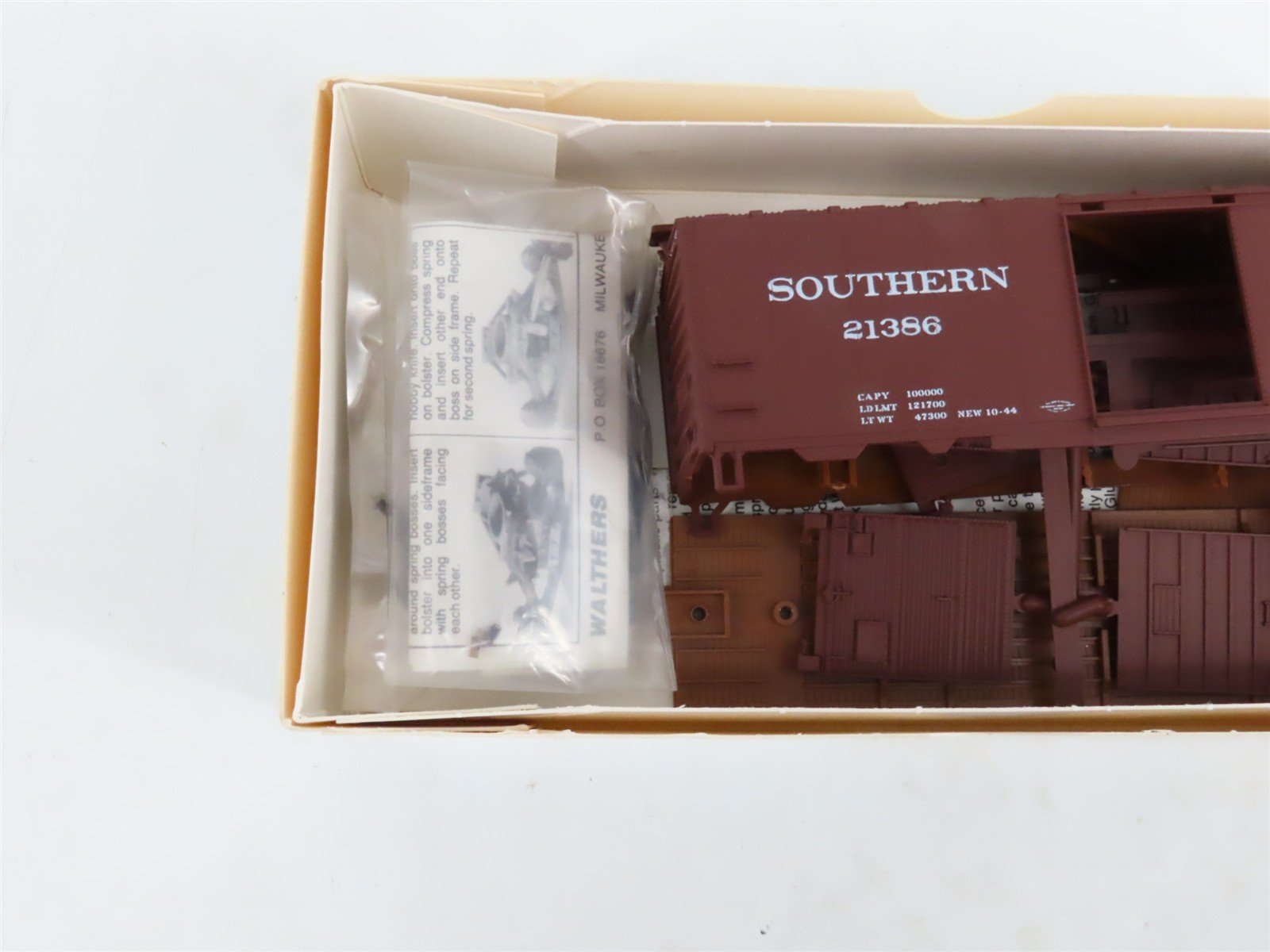 LOT of 6 HO Walthers Kits NKP, SOU, C&O, C&IM, & NYC 40' PS-1 Steel Box Cars