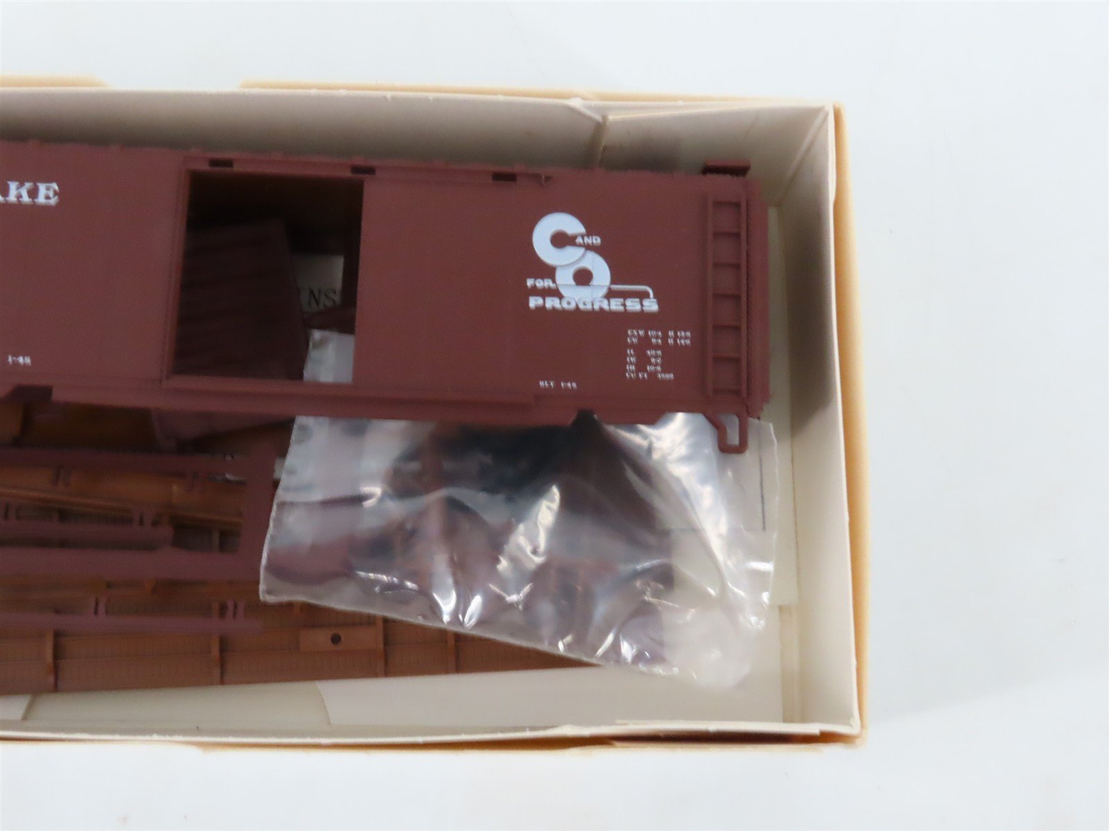 LOT of 6 HO Walthers Kits NKP, SOU, C&O, C&IM, & NYC 40' PS-1 Steel Box Cars
