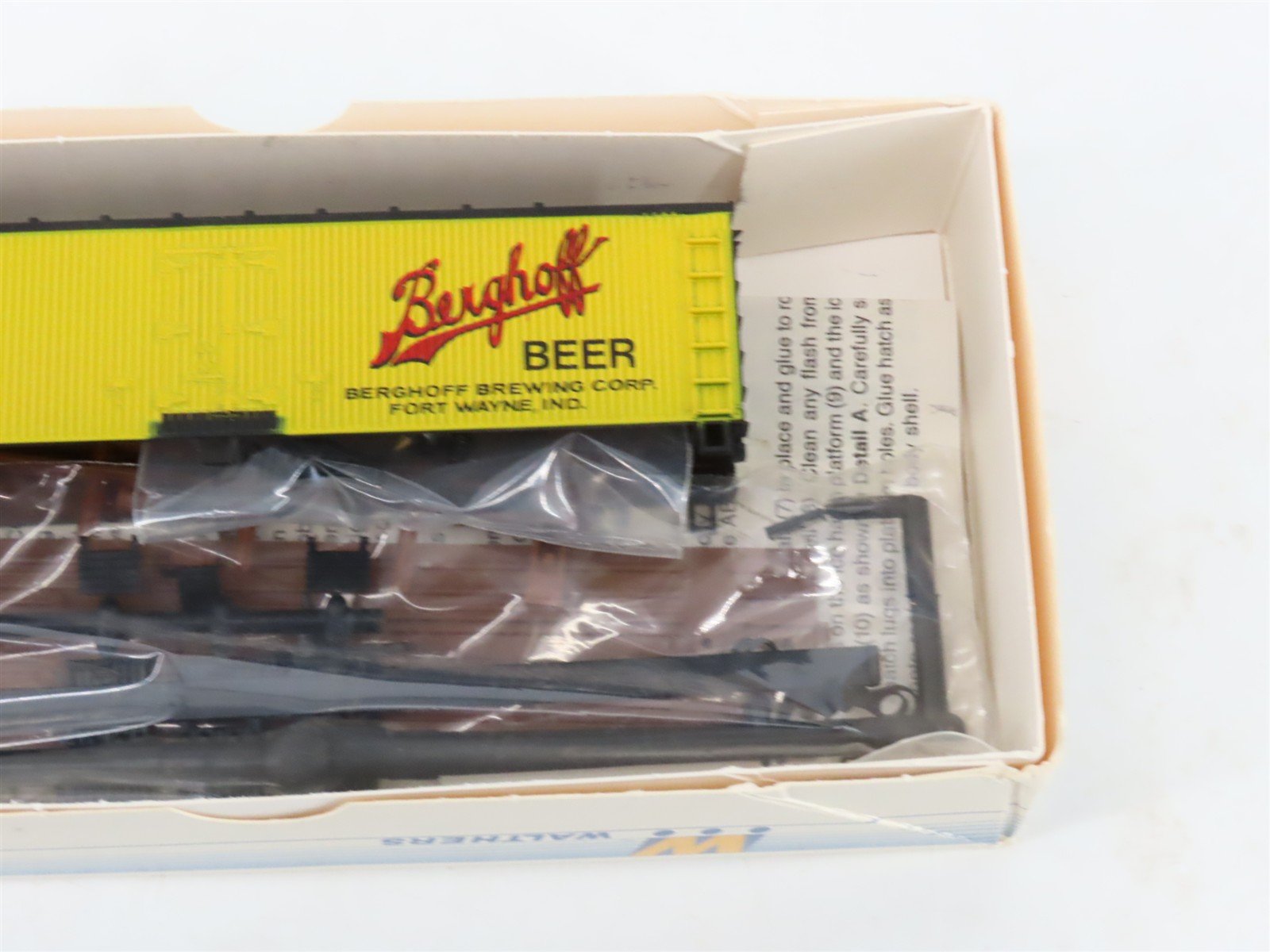 LOT of 5 HO Walthers Kits Coors, Berghoff, ATSF, NP, & PFOX 40' Wood Reefers