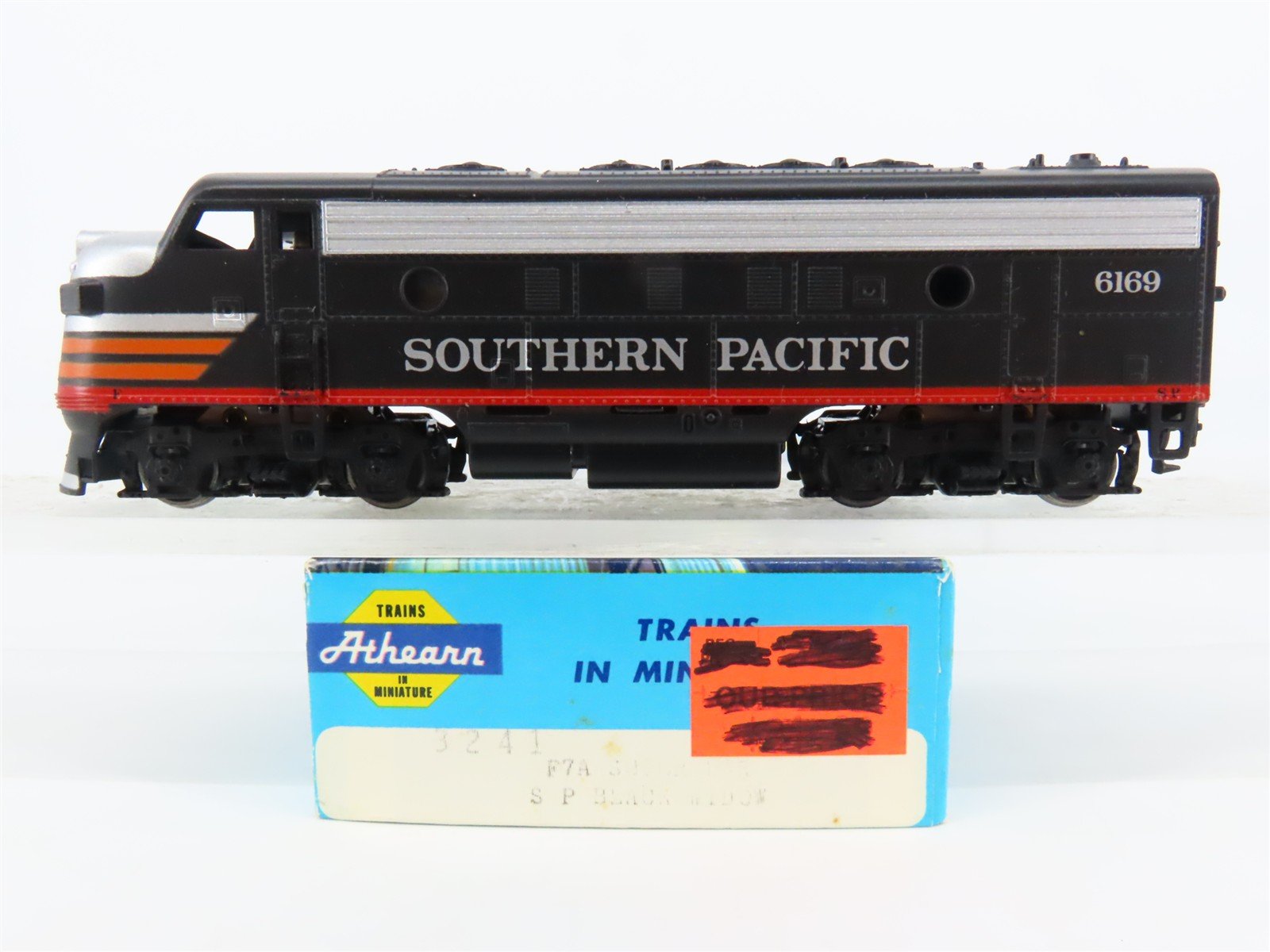 HO Scale Athearn 3241 SP Southern Pacific "Black Widow" EMD F7A Diesel #6169