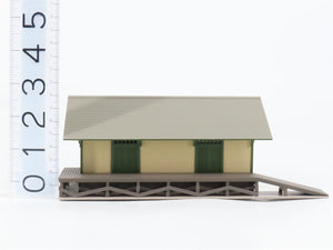 HO 1/87 Walthers Cornerstone Built-Ups 933-2827 Golden Valley Freight House
