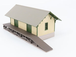 HO 1/87 Walthers Cornerstone Built-Ups 933-2827 Golden Valley Freight House