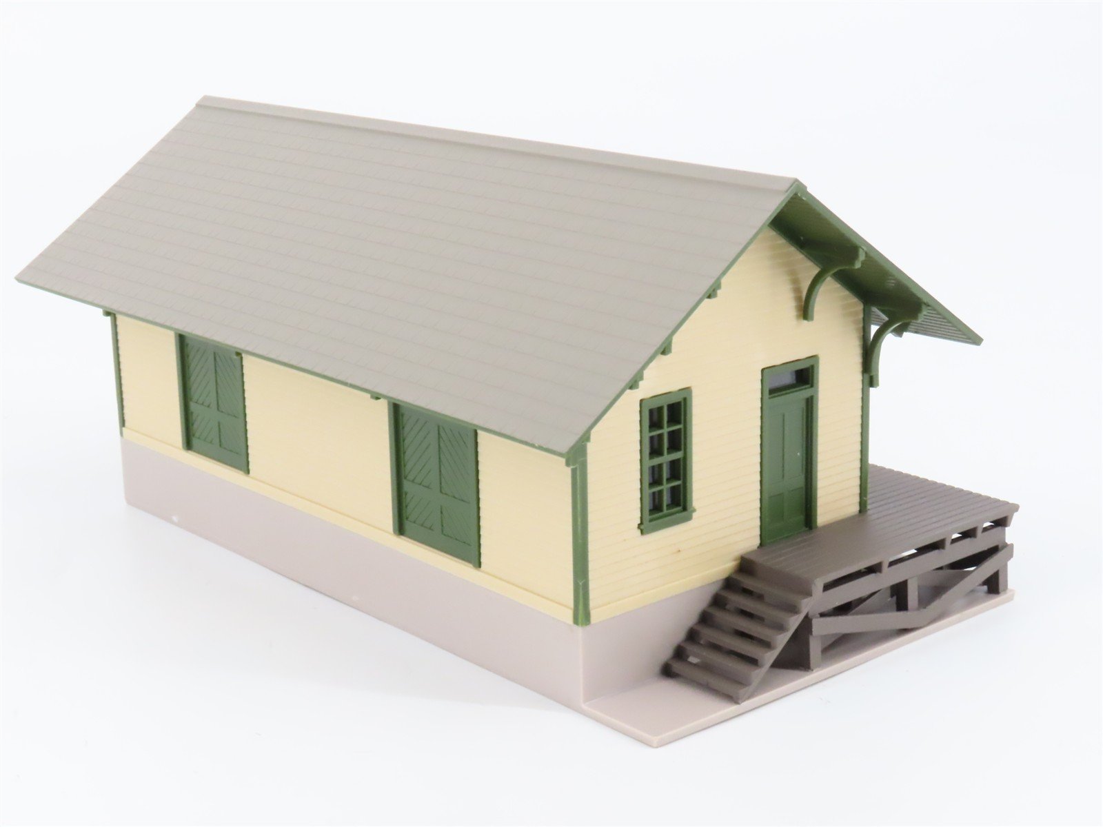 HO 1/87 Walthers Cornerstone Built-Ups 933-2827 Golden Valley Freight House