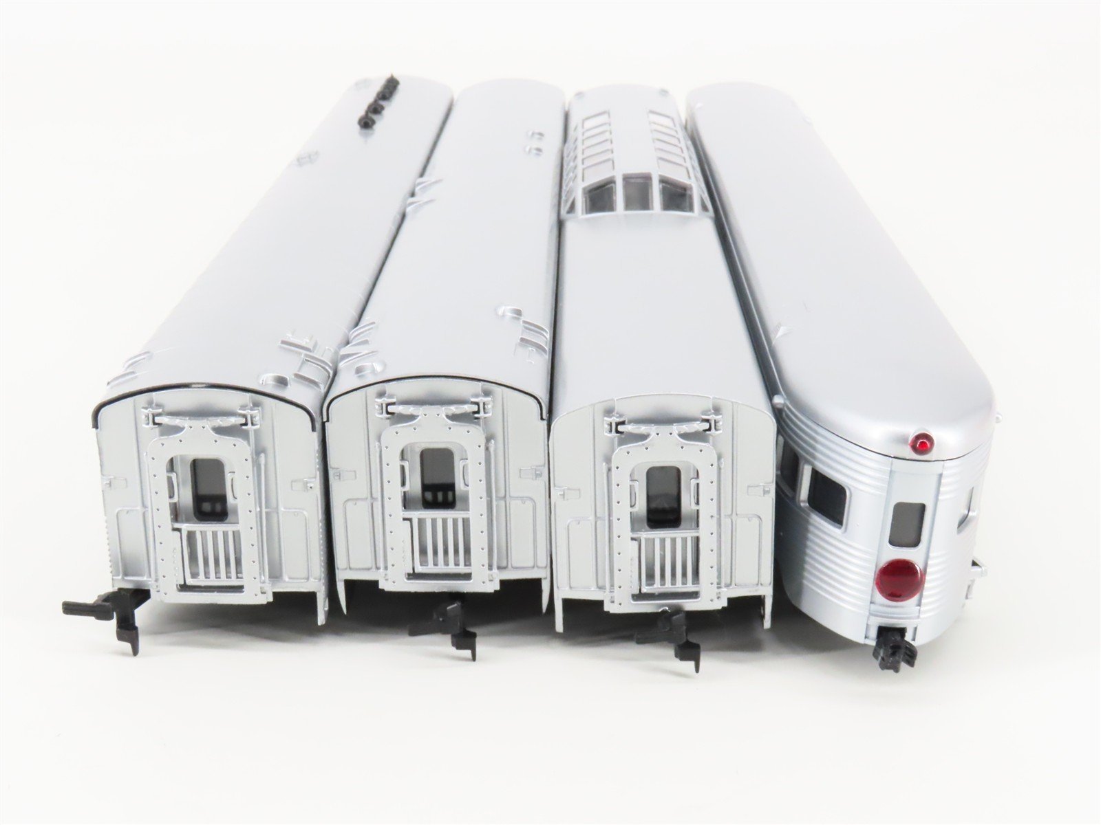 LOT of 4 HO Scale IHC Premier ATSF Santa Fe Corrugated Side Passenger Cars