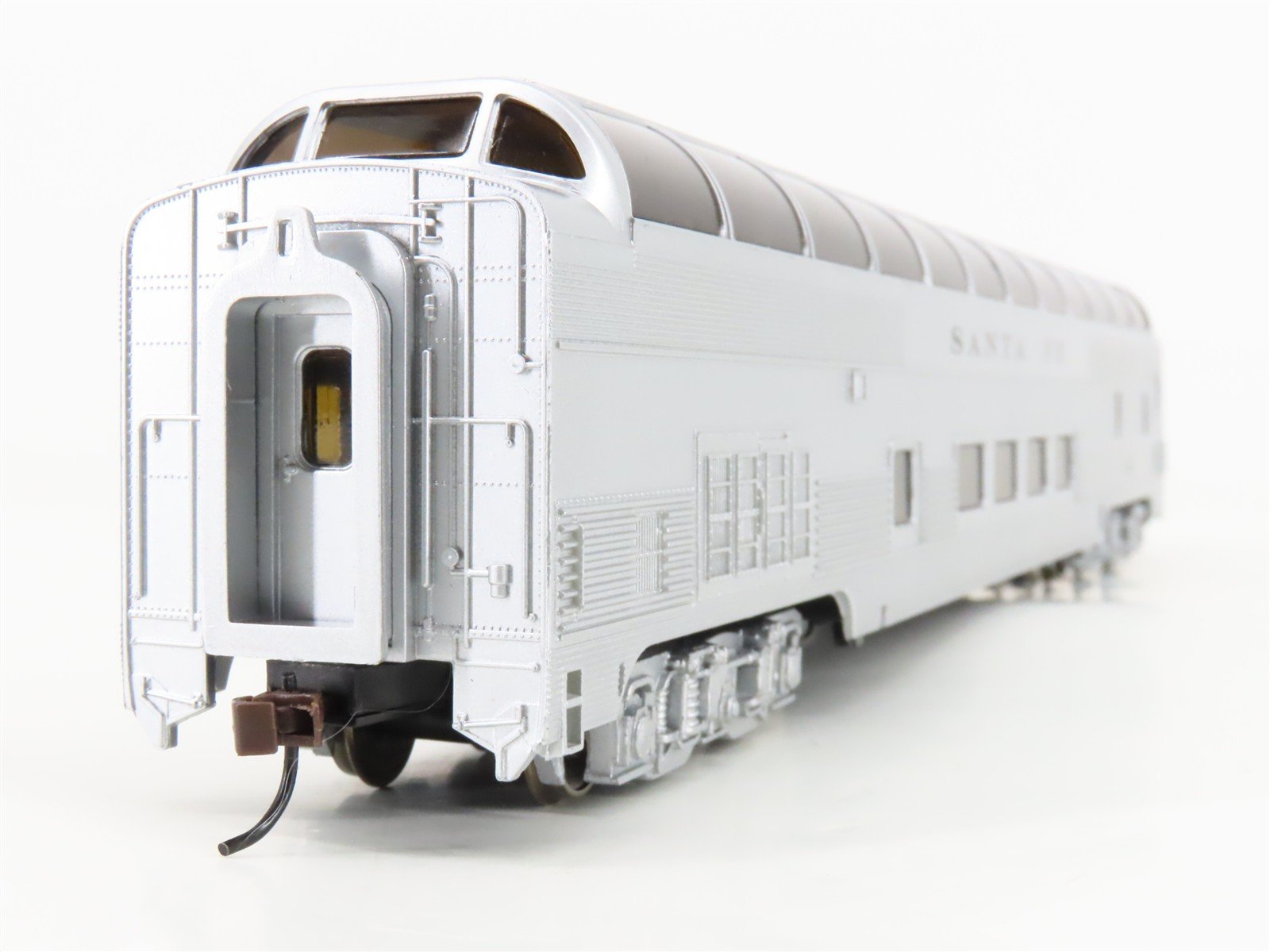 HO Scale Bachmann Silver 13002 ATSF Santa Fe 85' Full Dome Passenger Car #507