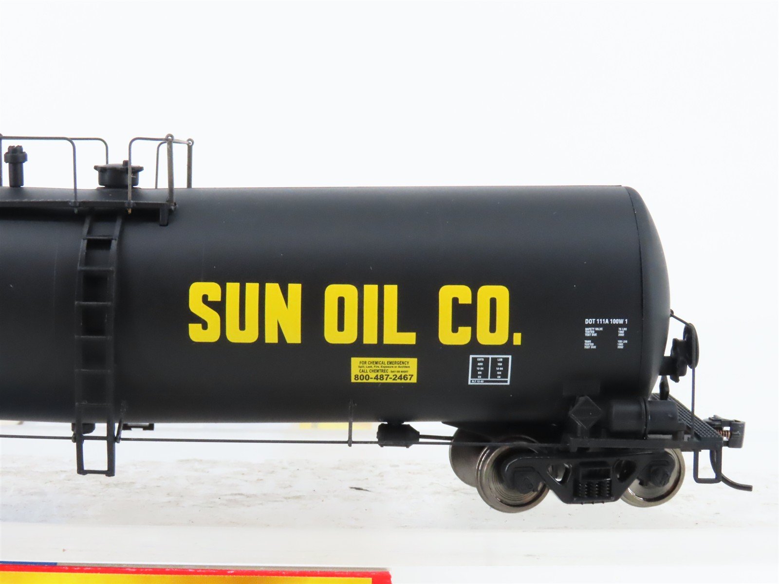 HO Scale Walthers Gold 932-7262 SUNX Sunoco Funnel Flow Tank Car #24552