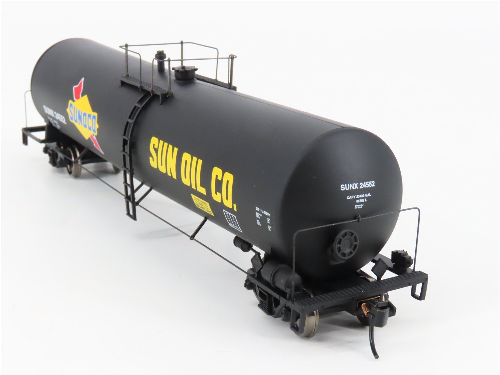 HO Scale Walthers Gold 932-7262 SUNX Sunoco Funnel Flow Tank Car #24552