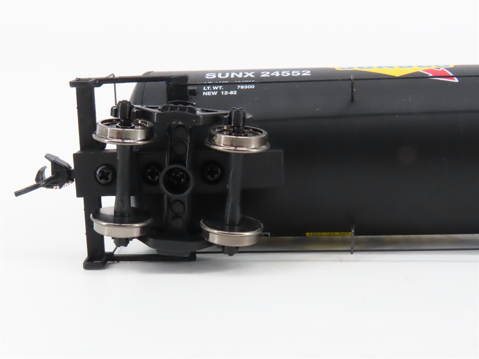 HO Scale Walthers Gold 932-7262 SUNX Sunoco Funnel Flow Tank Car #24552