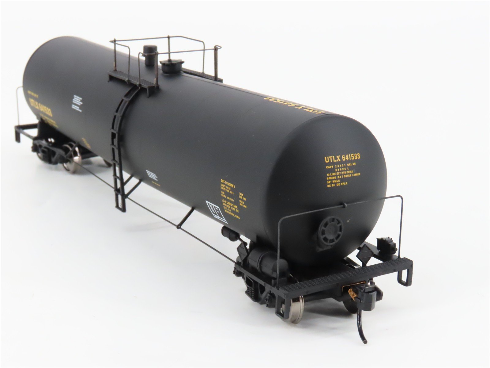 HO Scale Walthers Gold Line 932-7251 UTLX Funnel Flow Tank Car #641533