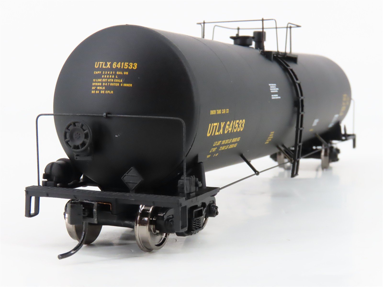 HO Scale Walthers Gold Line 932-7251 UTLX Funnel Flow Tank Car #641533
