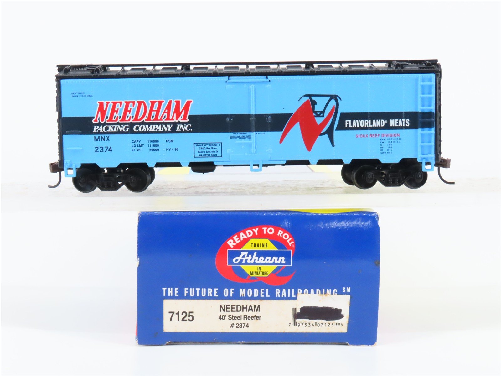 HO Scale Athearn 7125 MNX Needham Packing Flavorland Meat 40' Steel Reefer #2374