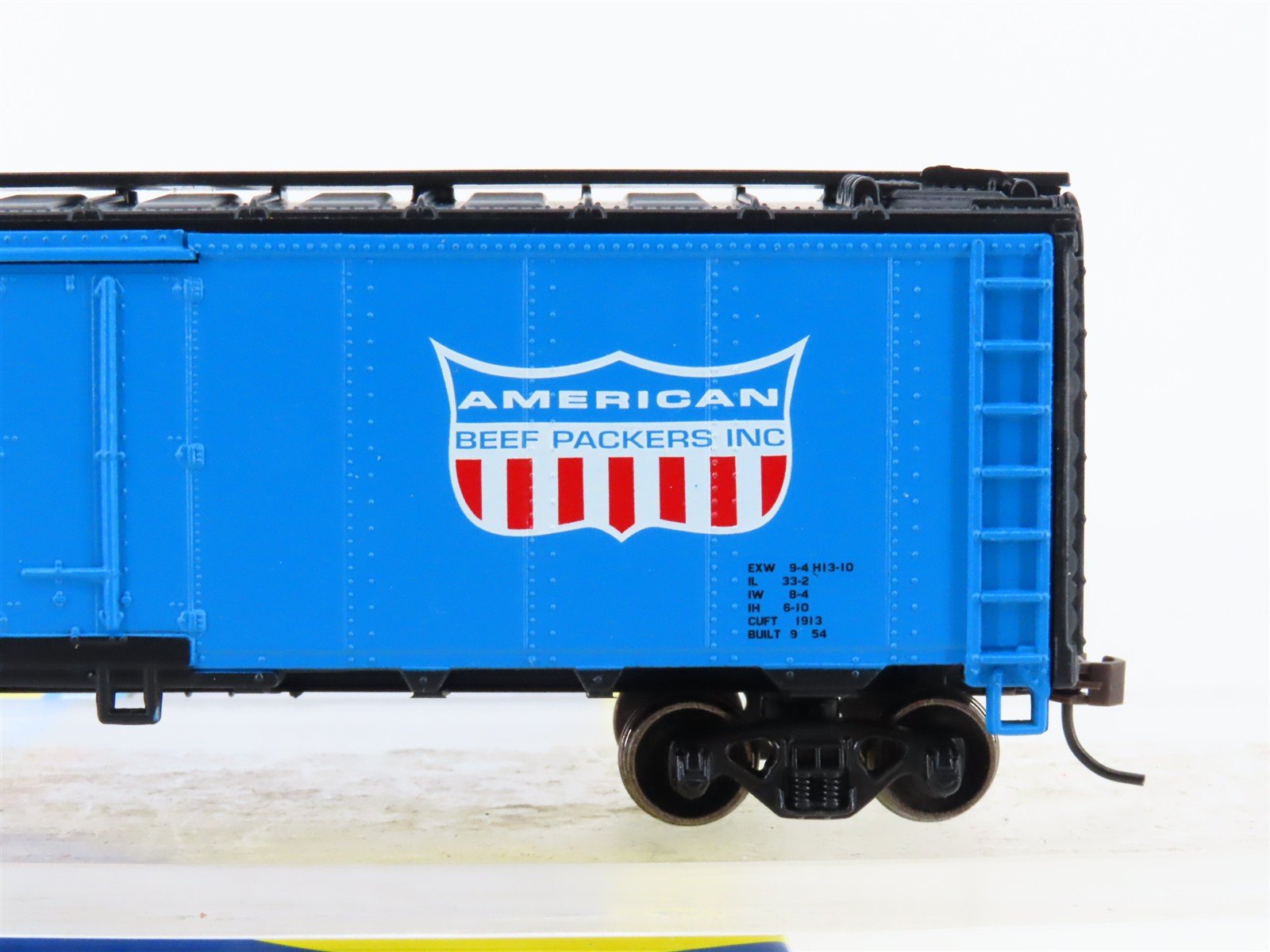 HO Scale Athearn 71314 URTX American Beef Packers 40' Steel Reefer #75546