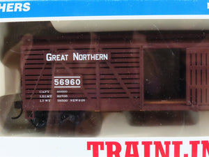 LOT of 3 HO Scale Walthers Trainline PRR, GN, & CP Box Cars & Stock Car