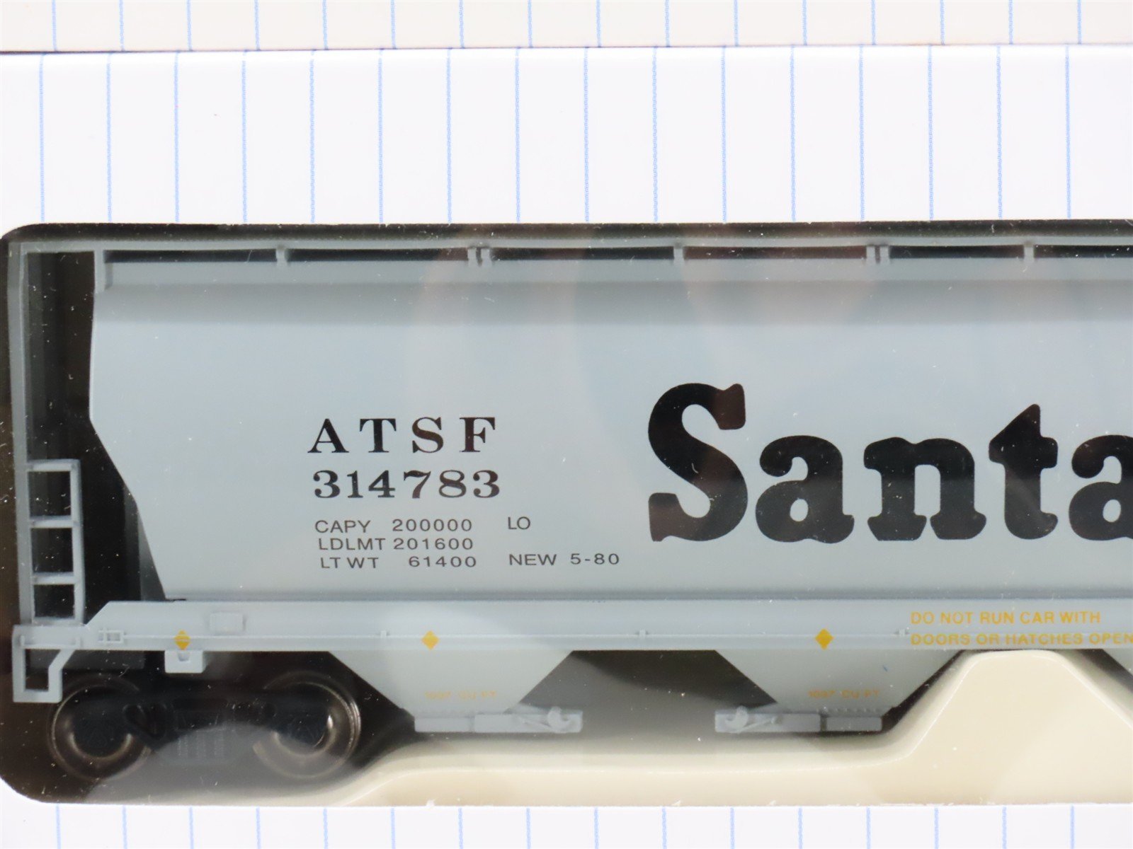 LOT of 4 HO Bachmann Silver WADX, EL, ATSF & GN Box Car & Covered Hoppers