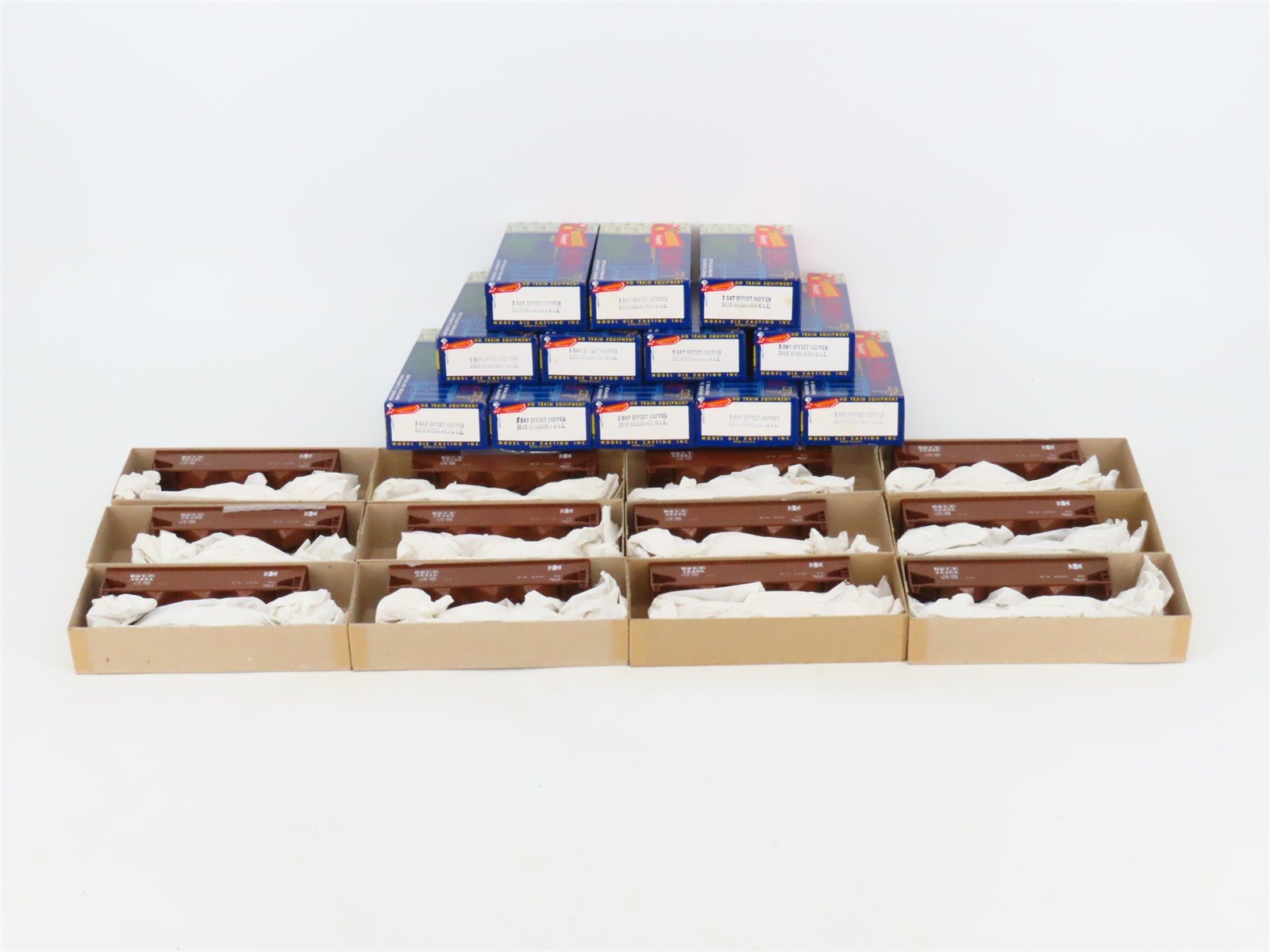 HO Roundhouse MDC Kits 1618 B&LE Bessemer & Lake Erie 3-Bay Hopper Set of 12