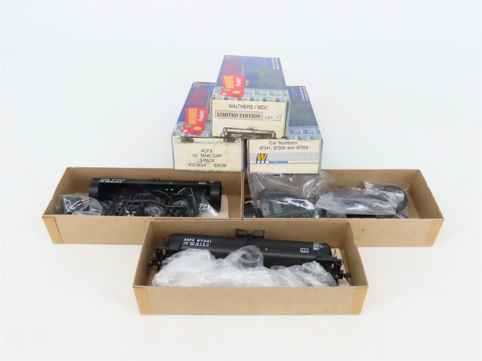 LOT of 3 HO Scale Roundhouse Walthers MDC Kits ACFX 50' Tank Cars