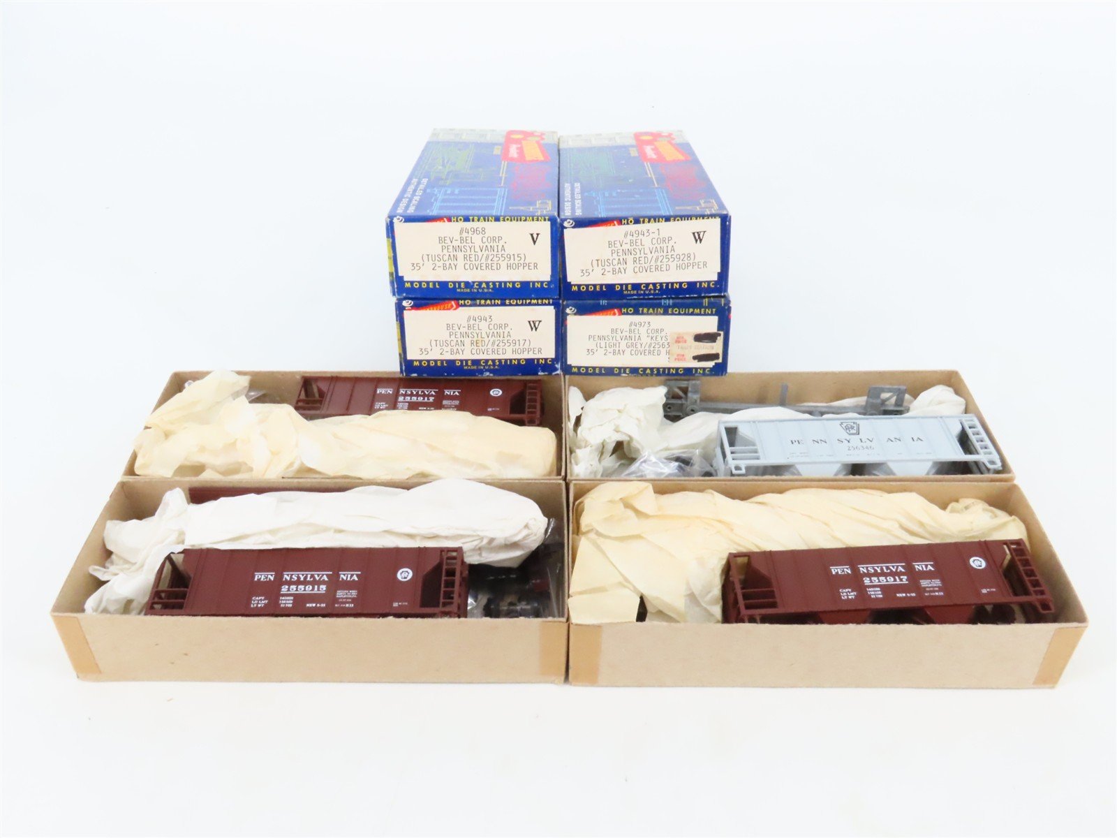 LOT of 4 HO Scale Roundhouse Bev-Bel MDC Kits PRR Pennsylvania 35' 2-Bay Hoppers