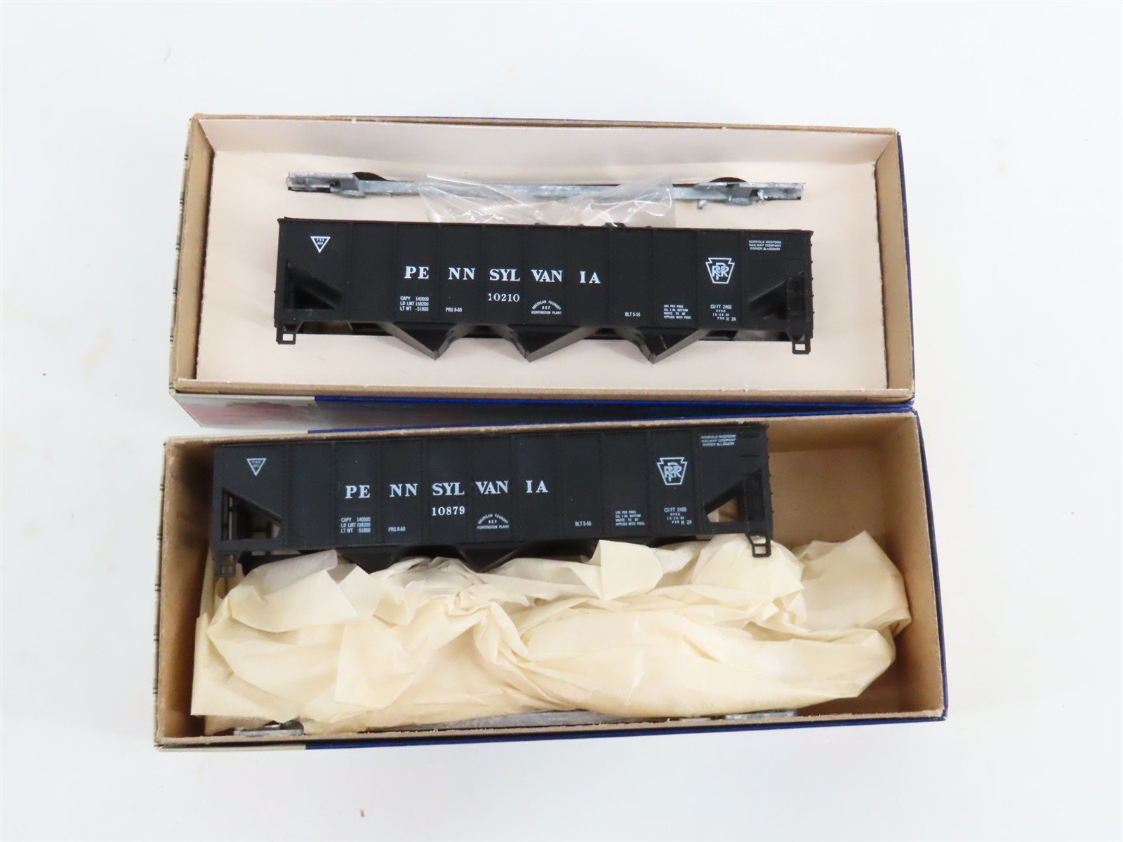 LOT of 12 HO Roundhouse MDC Kits 1538 PRR Pennsylvania Railroad 3-Bay Hoppers