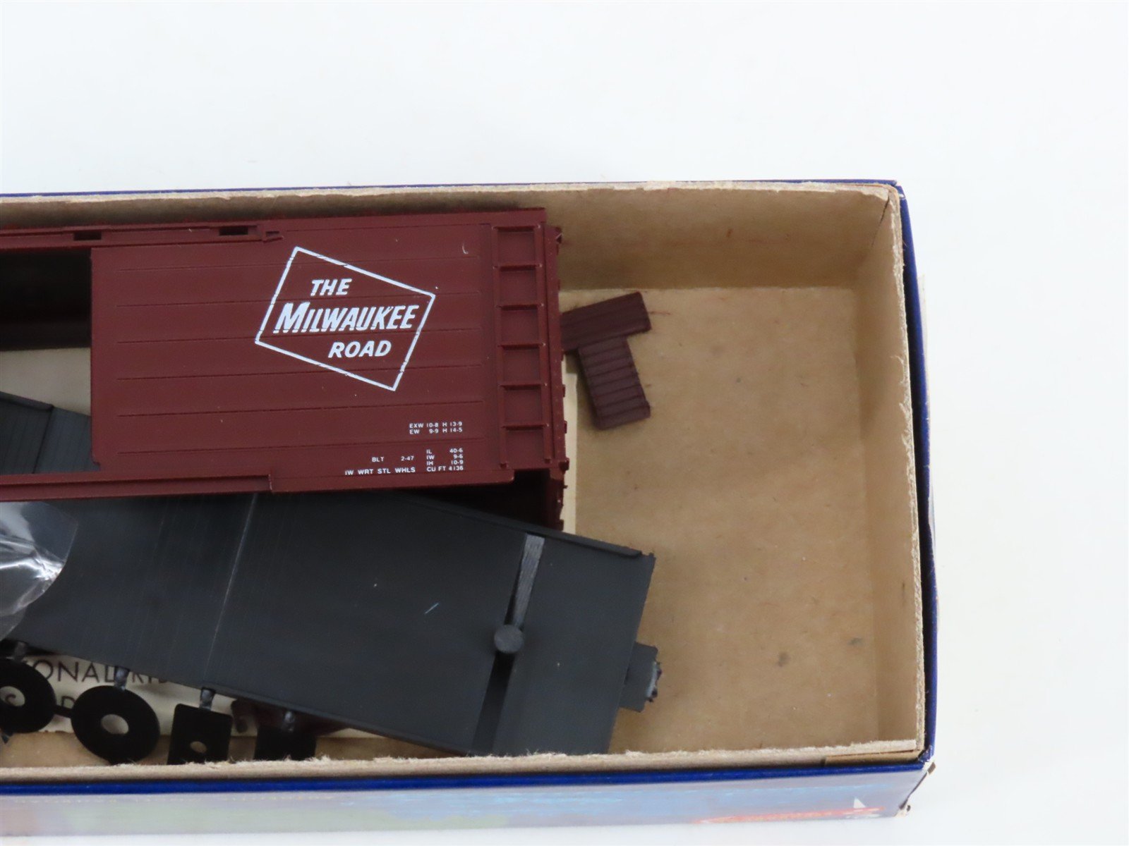 LOT of 3 HO Scale Roundhouse Walthers MDC Kits MILW Milwaukee Road 40' Box Cars