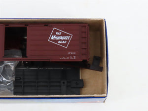 LOT of 3 HO Scale Roundhouse Walthers MDC Kits MILW Milwaukee Road 40' Box Cars
