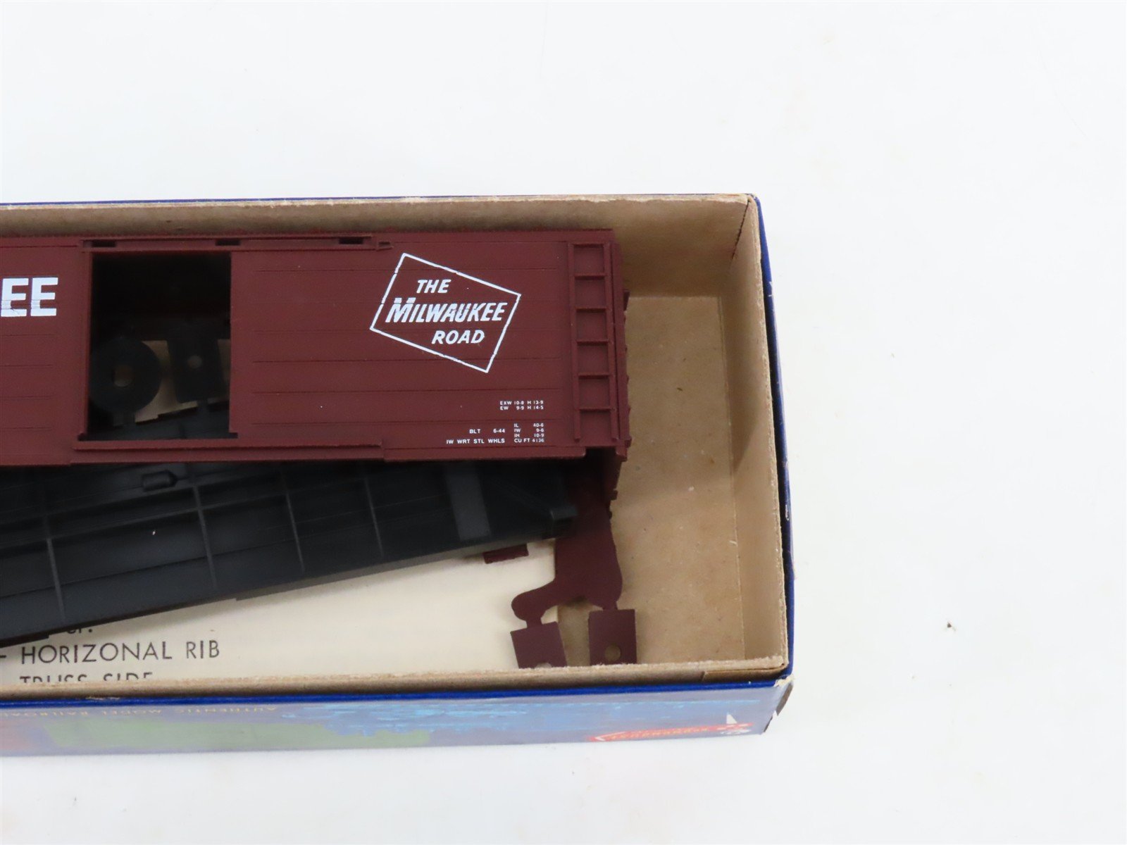 LOT of 3 HO Scale Roundhouse Walthers MDC Kits MILW Milwaukee Road 40' Box Cars