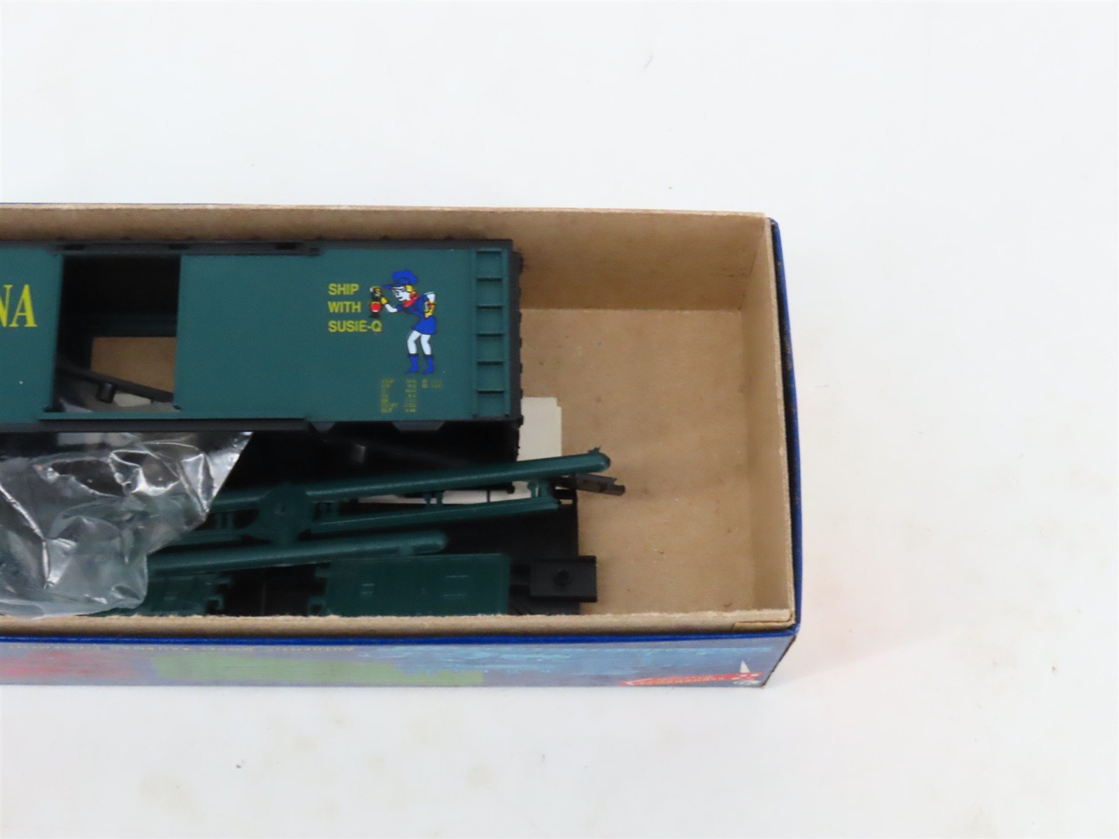 LOT of 5 HO Scale Roundhouse MDC Kits NYSW/ERIE/ATSF/SOO Hoppers & Box Cars