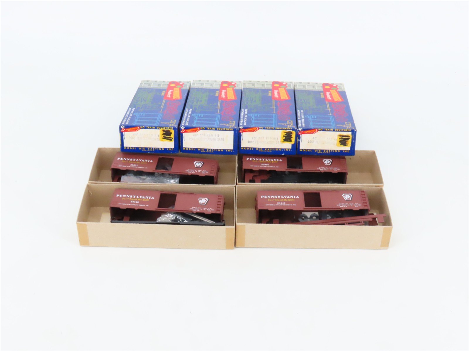 LOT of 4 HO Scale Roundhouse MDC Kits 1042 PRR Pennsylvania 40' Box Cars