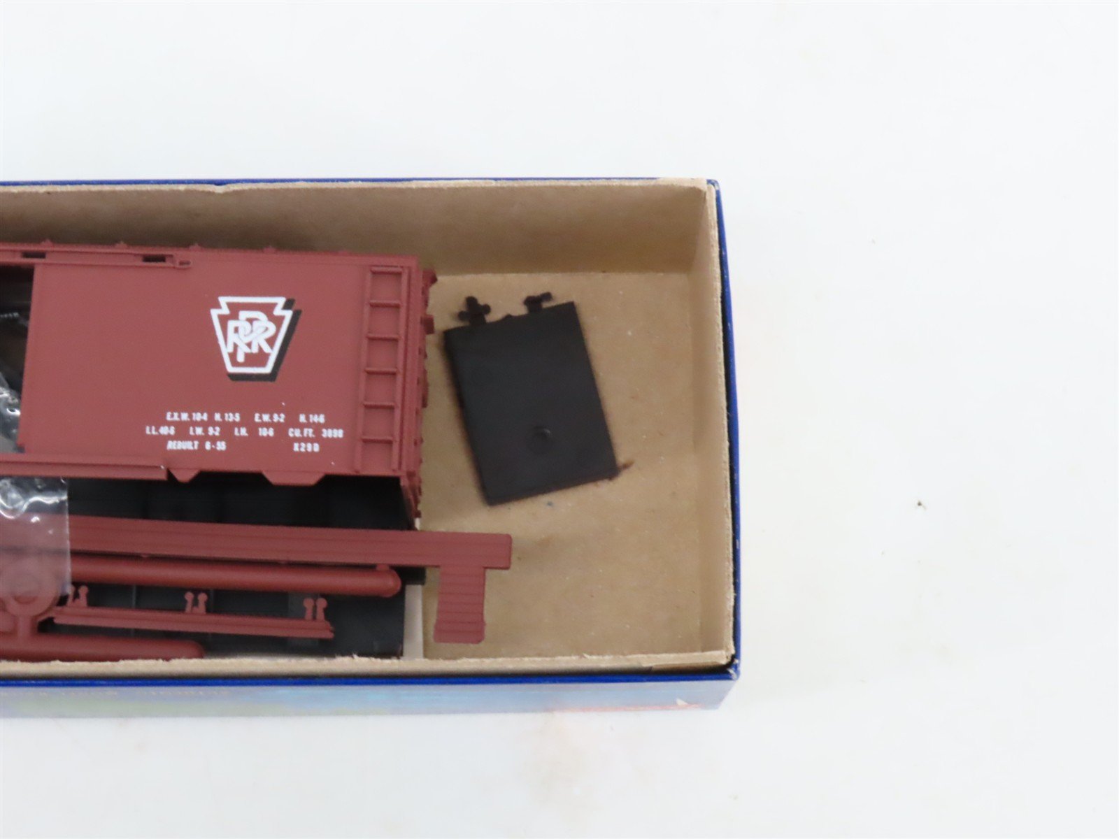 LOT of 4 HO Scale Roundhouse MDC Kits 1042 PRR Pennsylvania 40' Box Cars