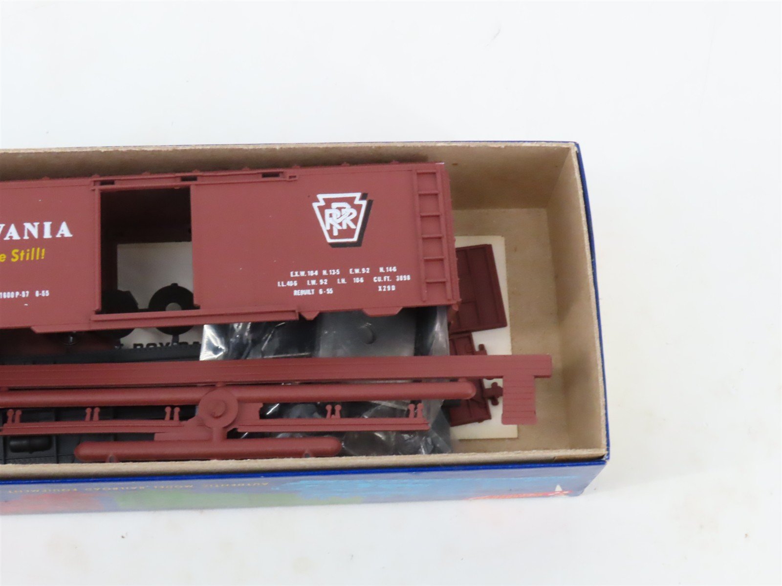 LOT of 4 HO Scale Roundhouse MDC Kits 1042 PRR Pennsylvania 40' Box Cars